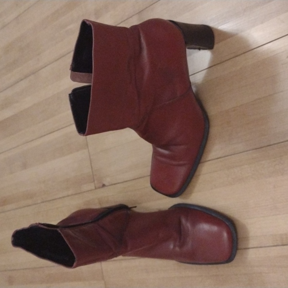 Principles Red Square Toe Boots.Leather upper.Size 7.5